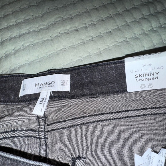 Mango brand distressed light black skinny cropped raw hem jeans. Size 8. NWT - Picture 12 of 16